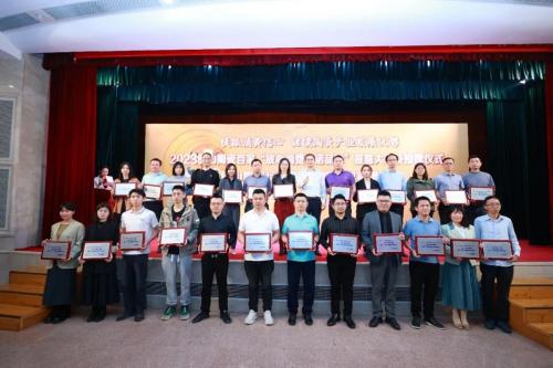 热烈祝贺卡硕瓷砖荣获百家“佛山陶瓷放心消费承诺品牌”正式授牌